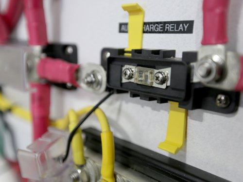 Blue Sea Systems AMI/MIDI Safety Fuse Block - Fuse Sold Separately - Sounds Good Stereo Online