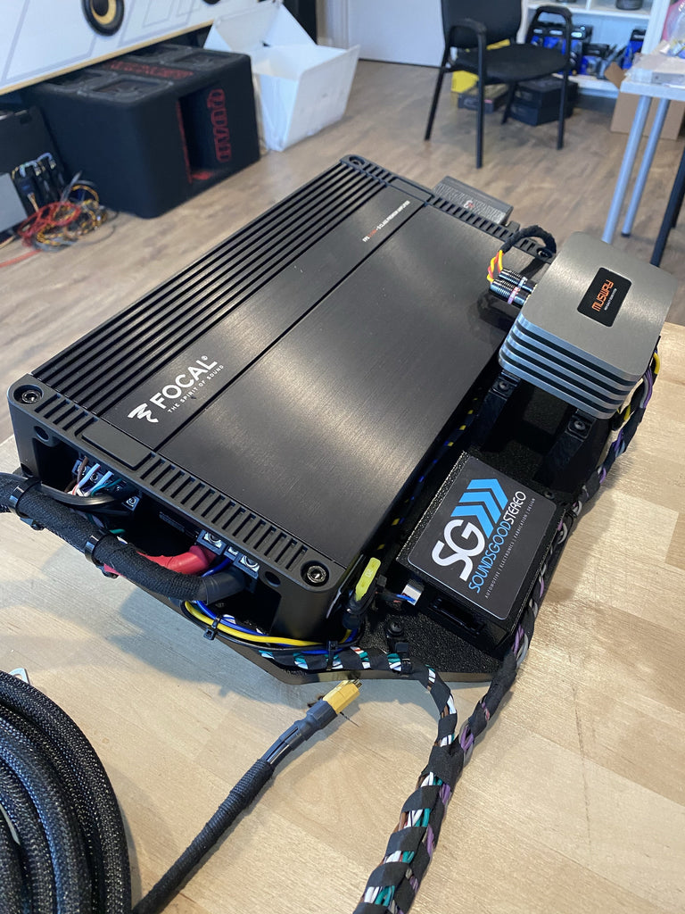 2014-2016 Range Rover Sport Amplifier Rack