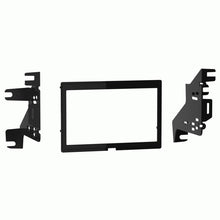 Load image into Gallery viewer, Metra 95-8731 Mercedes Sprinter 19-Up (excluding touchscreen radio models)