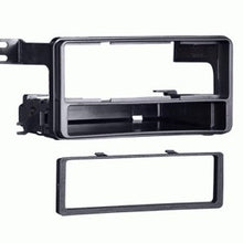 Load image into Gallery viewer, Metra 99-8228 TOYOTA HILUX 2005-2010 DIN KIT